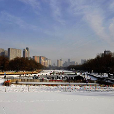 沈阳南湖公园戏雪乐园