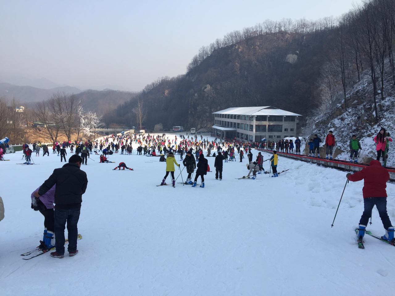 河南平顶山大峡谷滑雪场游乐场成功开幕，河北迪特加油助威