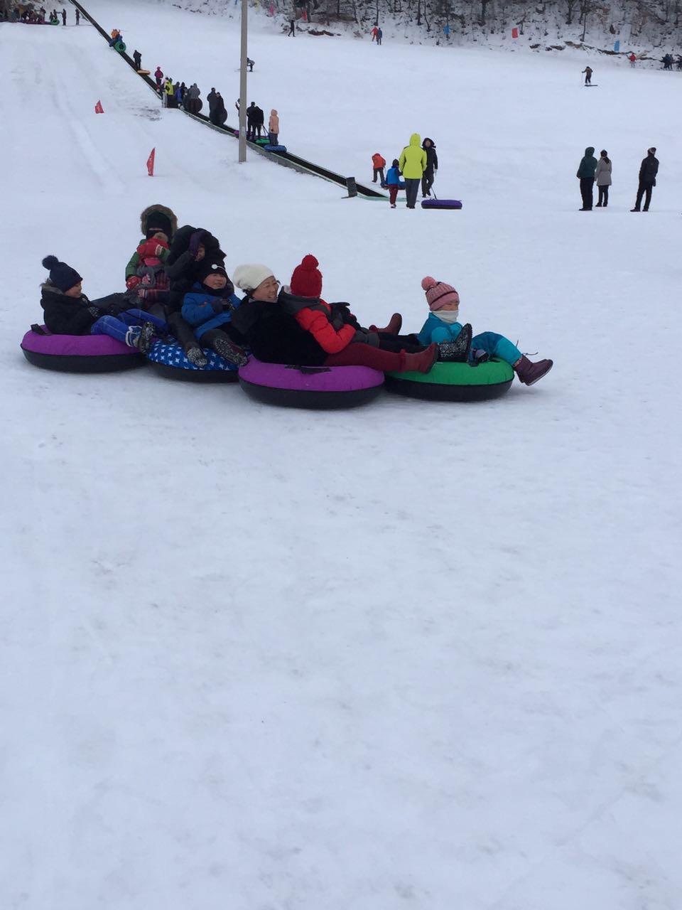 黑龙江大湾滑雪场冰雪乐园成功开幕，河北迪特加油助威